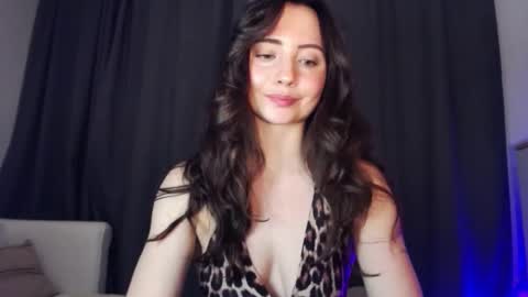 Nicole online show from 13, 2, 2025