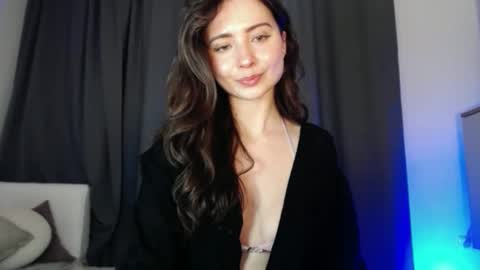 Nicole online show from 23, 2, 2025