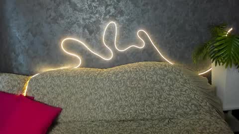 Olivia online show from 31, 3, 2026