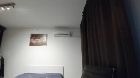 Snapshot of dreamboy240 chatting on 19, 11, 2025 Johnny online show from 19, 11, 2025