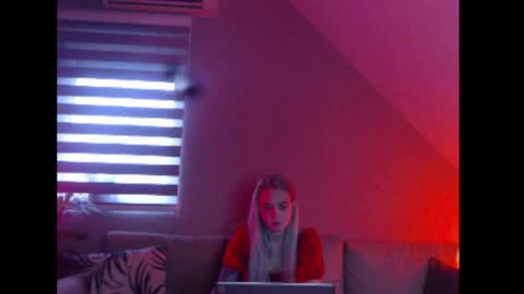 A girl online show from 23, 12, 2025