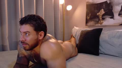 Snapshot of dreammr1 chatting on 6, 5, 2026 cris online show from 6, 5, 2026