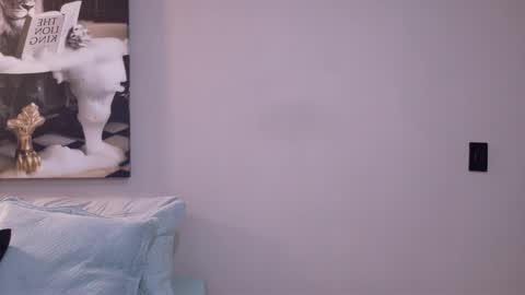 Snapshot of dreammr1 chatting on 22, 5, 2026 cris online show from 22, 5, 2026