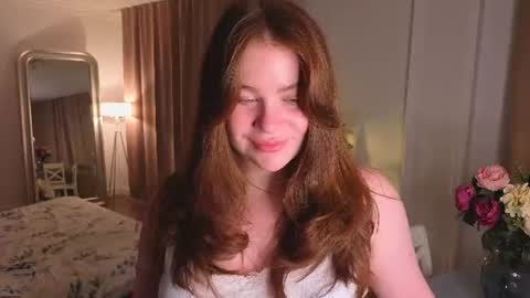Snapshot of dreamshy chatting on 24, 7, 2026 im Sophie dont judge harshly im 1st day here 3 online show from 24, 7, 2026