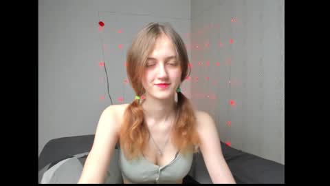 dreamy_pollyyy online show from 24, 3, 2026