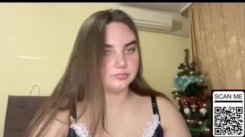 Snapshot of dreamyblushfairy chatting on 21, 12, 2025 Mila online show from 21, 12, 2025