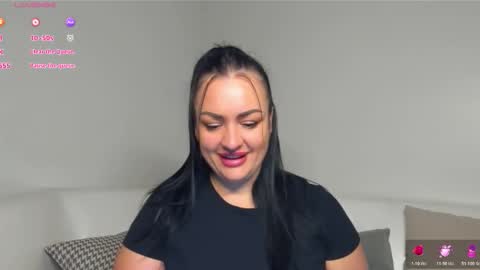 Snapshot of dreamyhousewife1 chatting on 27, 10, 2025 dreamyhousewife1 online show from 27, 10, 2025