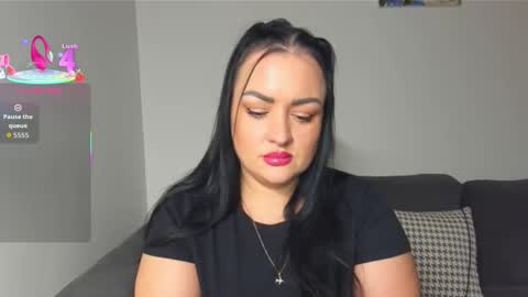 Snapshot of dreamyhousewife1 chatting on 18, 11, 2025 dreamyhousewife1 online show from 18, 11, 2025