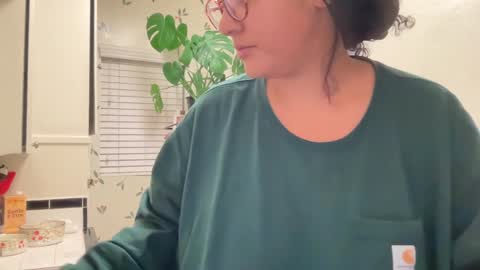 RIRI OR DREAMY online show from 8, 1, 2025