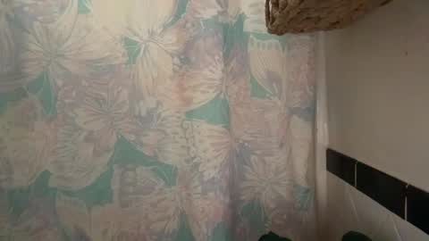 RIRI OR DREAMY online show from 11, 10, 2025