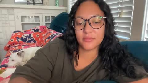 RIRI OR DREAMY online show from 19, 11, 2025