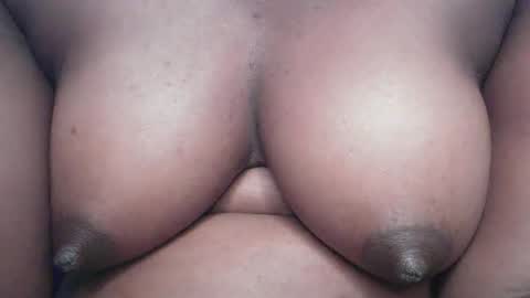 Snapshot of drippussy1 chatting on 16, 1, 2026 Ebonypussy1 online show from 16, 1, 2026