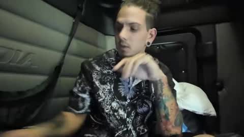 Snapshot of drippydavee chatting on 2, 10, 2025 drippydavee online show from 2, 10, 2025