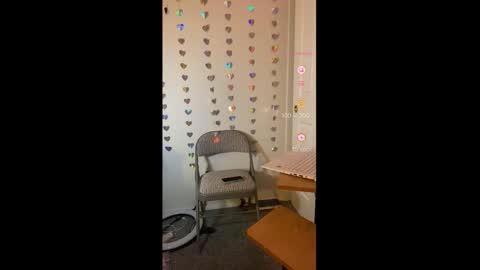 Snapshot of drippykitty888 chatting on 14, 12, 2025 Drippy kitty online show from 14, 12, 2025