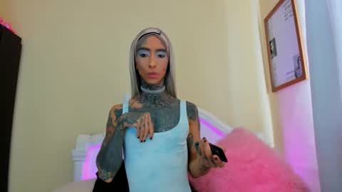 drippyorlove online show from 20, 2, 2025