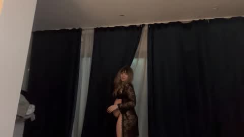 Snapshot of drmommygee chatting on 16, 12, 2025 DrMommyGee online show from 16, 12, 2025