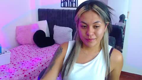 Snapshot of dulce01_0 chatting on 2, 2, 2025 Charlotte online show from 2, 2, 2025