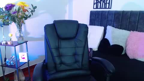 Snapshot of dulce01_0 chatting on 26, 2, 2025 Charlotte online show from 26, 2, 2025