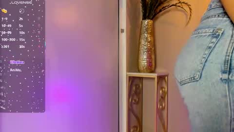 dulce__fiore07 online show from 8, 11, 2025