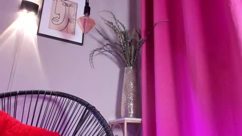 dulce__fiore07 online show from 26, 11, 2025