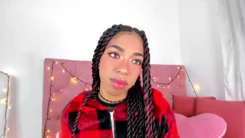 Snapshot of dulce_brown01 chatting on 8, 11, 2025 Dulce online show from 8, 11, 2025