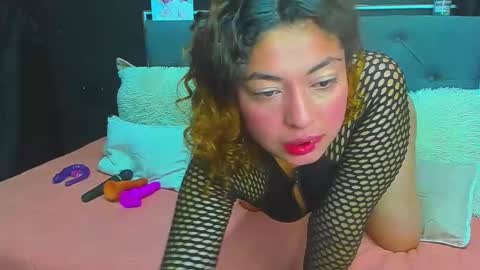 Snapshot of dulce_celeste15 chatting on 11, 3, 2025 C E L E S T E online show from 11, 3, 2025