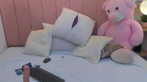 Snapshot of dulce_morbida chatting on 21, 12, 2025 Dulce Morbida online show from 21, 12, 2025