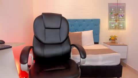 Snapshot of dulcebaker chatting on 11, 10, 2025 Dulce Baker online show from 11, 10, 2025