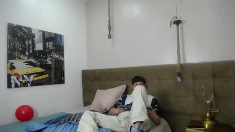 Dumbito73 online show from 5, 3, 2025