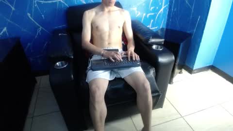 Dumbito73 online show from 8, 3, 2025