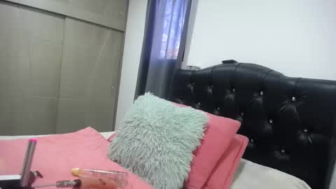 Nicole   online show from 2, 10, 2025