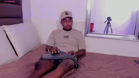 Snapshot of duo69sexual chatting on 4, 10, 2025 duo69sexual online show from 4, 10, 2025