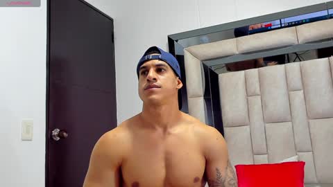 duran_dhikol1 online show from 12, 1, 2025