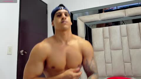 duran_dhikol1 online show from 1, 2, 2025