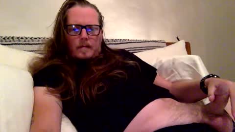 Snapshot of dustborn chatting on 25, 10, 2025 DUSTBORN online show from 25, 10, 2025
