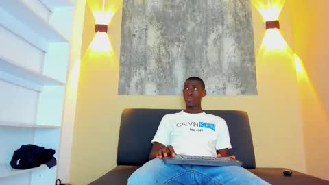 DUSTIN online show from 16, 12, 2025