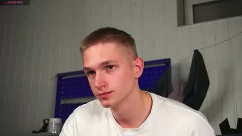 Dustyn online show from 21, 10, 2025