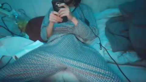 Snapshot of dv3nd3 chatting on 1, 12, 2025 dv3nd3 online show from 1, 12, 2025