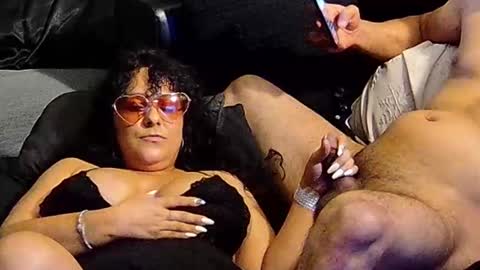 Snapshot of dvspapi chatting on 26, 10, 2025 Delilah  Papi online show from 26, 10, 2025