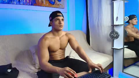 dwayne_esteven10 online show from 18, 7, 2026