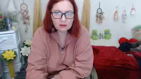 Snapshot of dyannelovee chatting on 2, 2, 2025 Dyanne online show from 2, 2, 2025