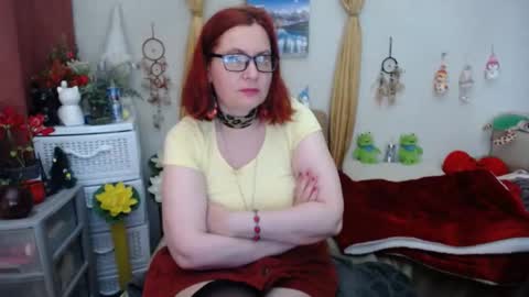 Snapshot of dyannelovee chatting on 5, 2, 2025 Dyanne online show from 5, 2, 2025