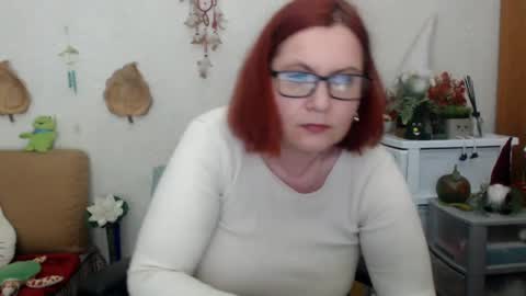 Snapshot of dyannelovee chatting on 8, 3, 2025 Dyanne online show from 8, 3, 2025