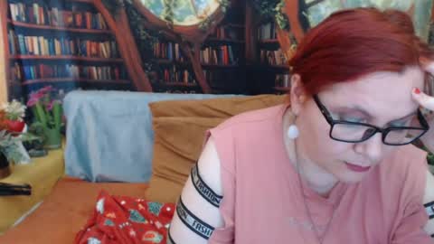 Snapshot of dyannelovee chatting on 20, 6, 2026 Dyanne online show from 20, 6, 2026