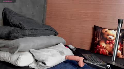 dylan_wolf98 online show from 22, 11, 2025