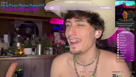 Snapshot of dylandaniel69 chatting on 7, 12, 2024 Dylan Daniel 7.8 online show from 7, 12, 2024