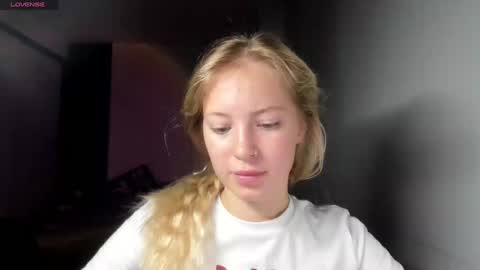 Snapshot of e___lisa chatting on 20, 12, 2024 fansly - yourbestbaby online show from 20, 12, 2024