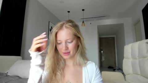 Snapshot of e___lisa chatting on 30, 1, 2025 fansly - yourbestbaby online show from 30, 1, 2025