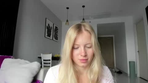 Snapshot of e___lisa chatting on 10, 2, 2025 fansly - yourbestbaby online show from 10, 2, 2025