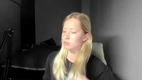 Snapshot of e___lisa chatting on 12, 2, 2025 fansly - yourbestbaby online show from 12, 2, 2025